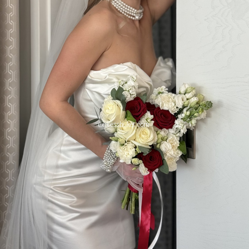 Букет невесты "Красный шелк"